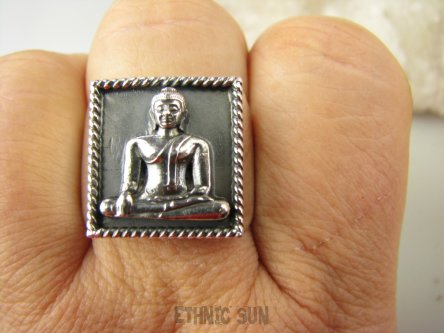 bpe8738 DUŻY ROZMIAR r.29 Sygnet Pierścień Pierścionek ze srebra Amulet Medytujący Budda BHUMISPARHA MUDRA przywołanie ziemi na świadka Bhumisparsha mudra  SREBRO 925 #