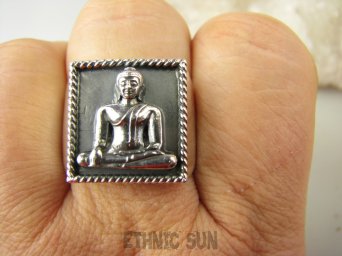 bpe8736 Masywny Sygnet Pierścień Pierścionek ze srebra Amulet Medytujący Budda BHUMISPARHA MUDRA przywołanie ziemi na świadka Bhumisparsha mudra r.17/ r.18 SREBRO 925 #